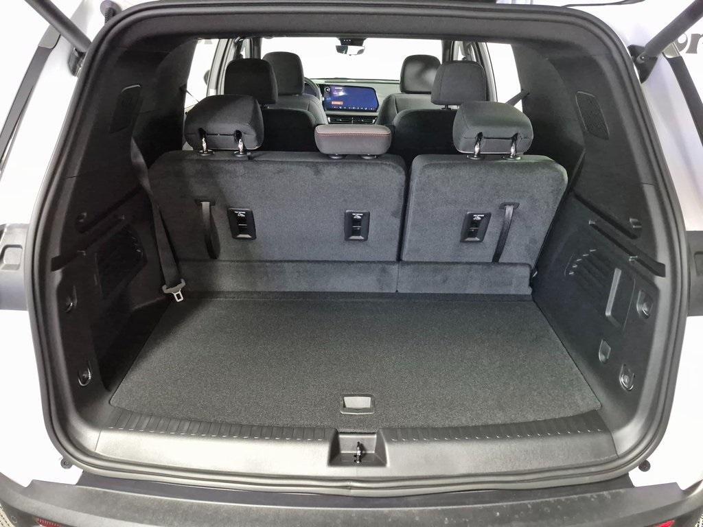 new 2026 Chevrolet Traverse car, priced at $44,385