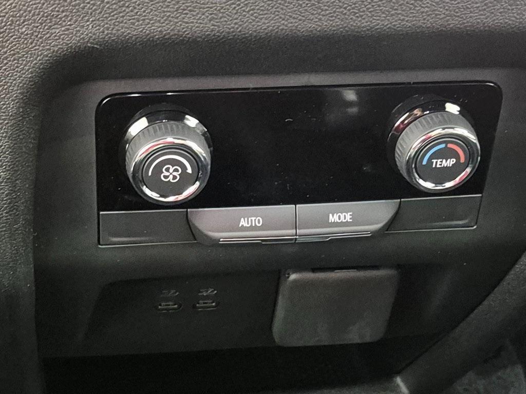 new 2026 Chevrolet Traverse car, priced at $44,385