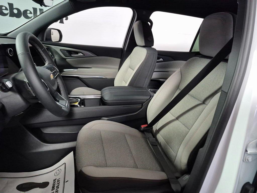 new 2026 Chevrolet Traverse car, priced at $44,385