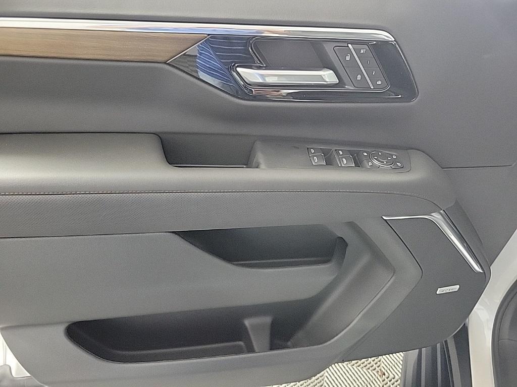 new 2025 Chevrolet Suburban car, priced at $88,375