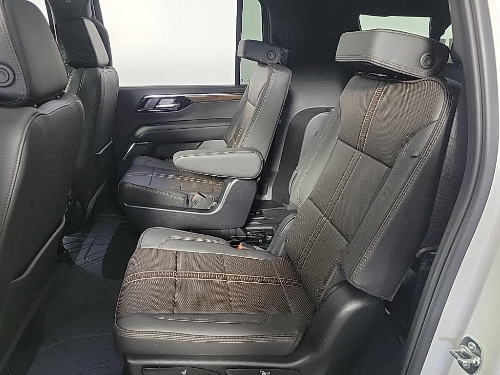 new 2025 Chevrolet Suburban car, priced at $88,375