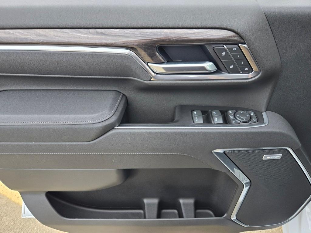 new 2025 Chevrolet Silverado 3500 car