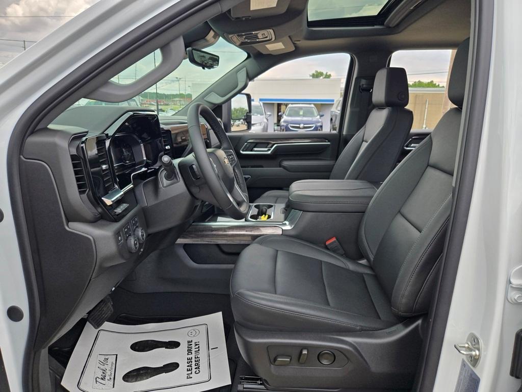 new 2025 Chevrolet Silverado 3500 car