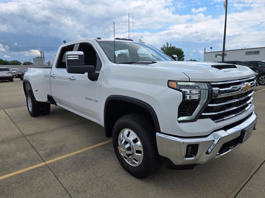 new 2025 Chevrolet Silverado 3500 car