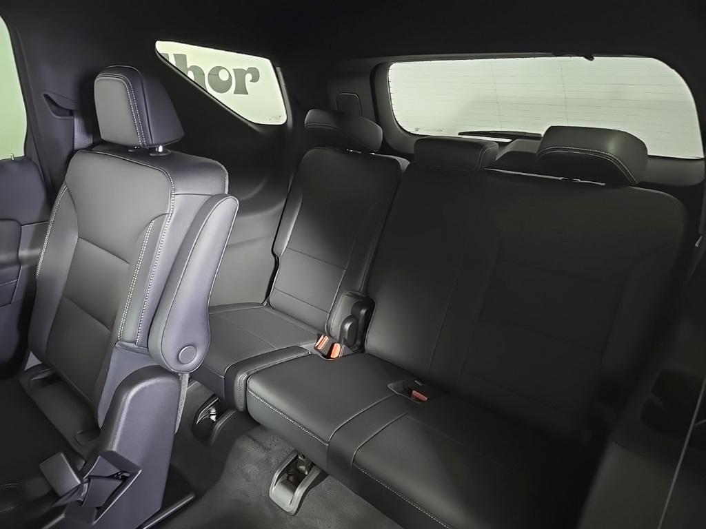 new 2025 Chevrolet Traverse car, priced at $50,530