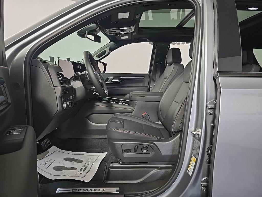 new 2025 Chevrolet Tahoe car, priced at $76,915