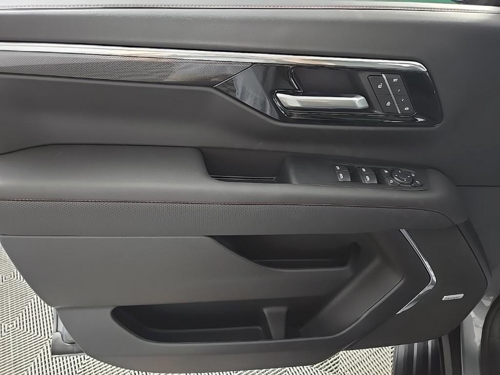 new 2025 Chevrolet Tahoe car, priced at $76,915