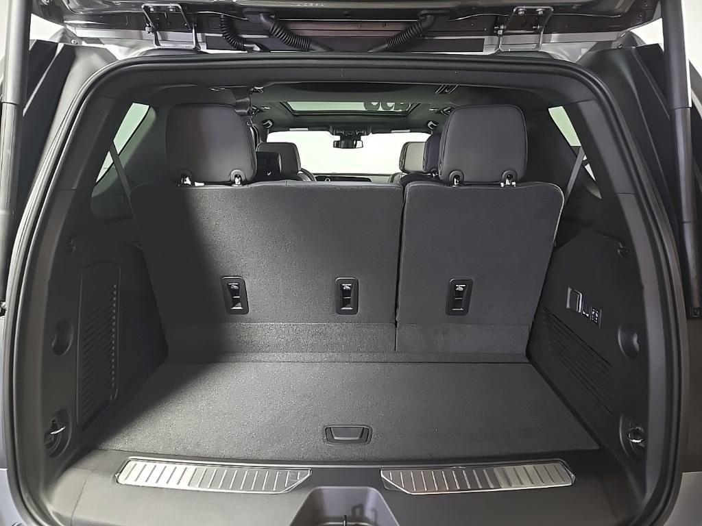 new 2025 Chevrolet Tahoe car, priced at $76,915