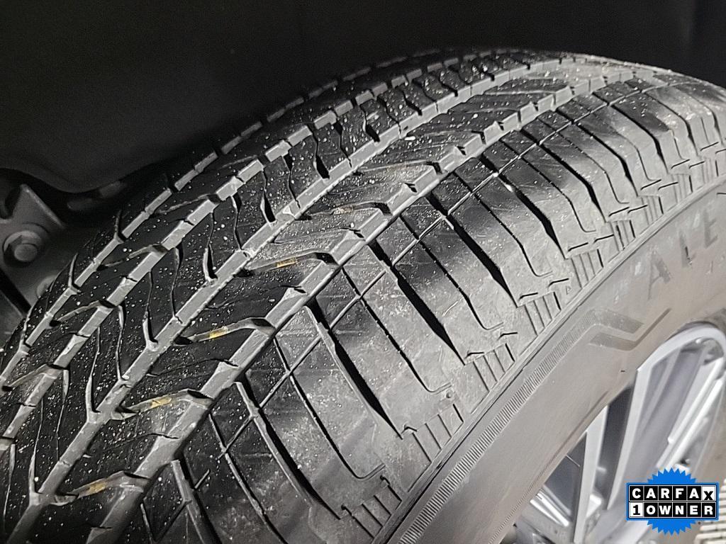 used 2025 Chevrolet Traverse car, priced at $39,995