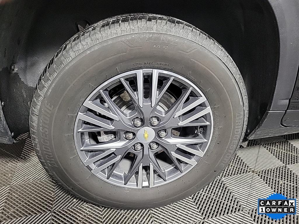 used 2025 Chevrolet Traverse car, priced at $39,995