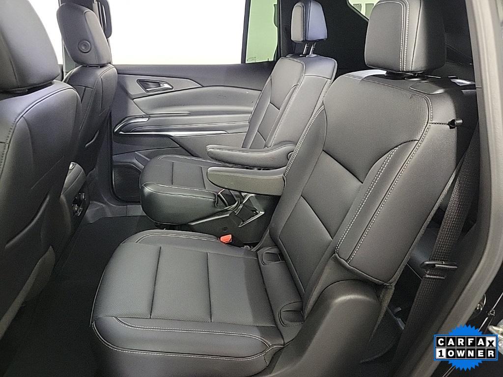 used 2025 Chevrolet Traverse car, priced at $39,995