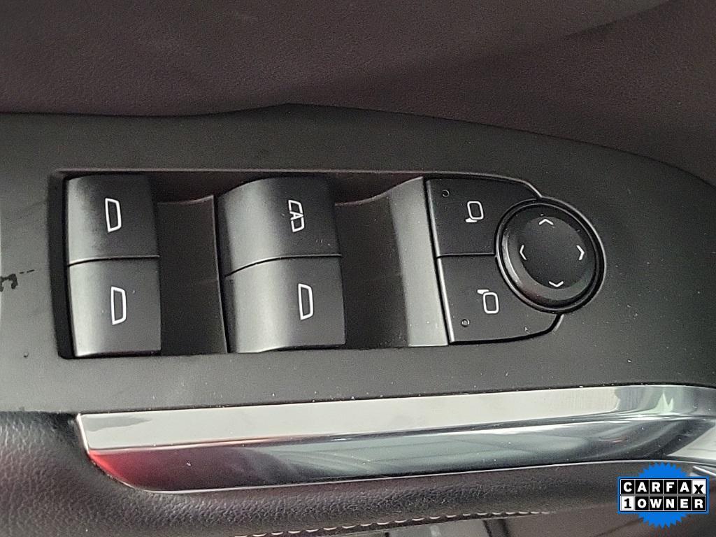 used 2025 Chevrolet Traverse car, priced at $39,995