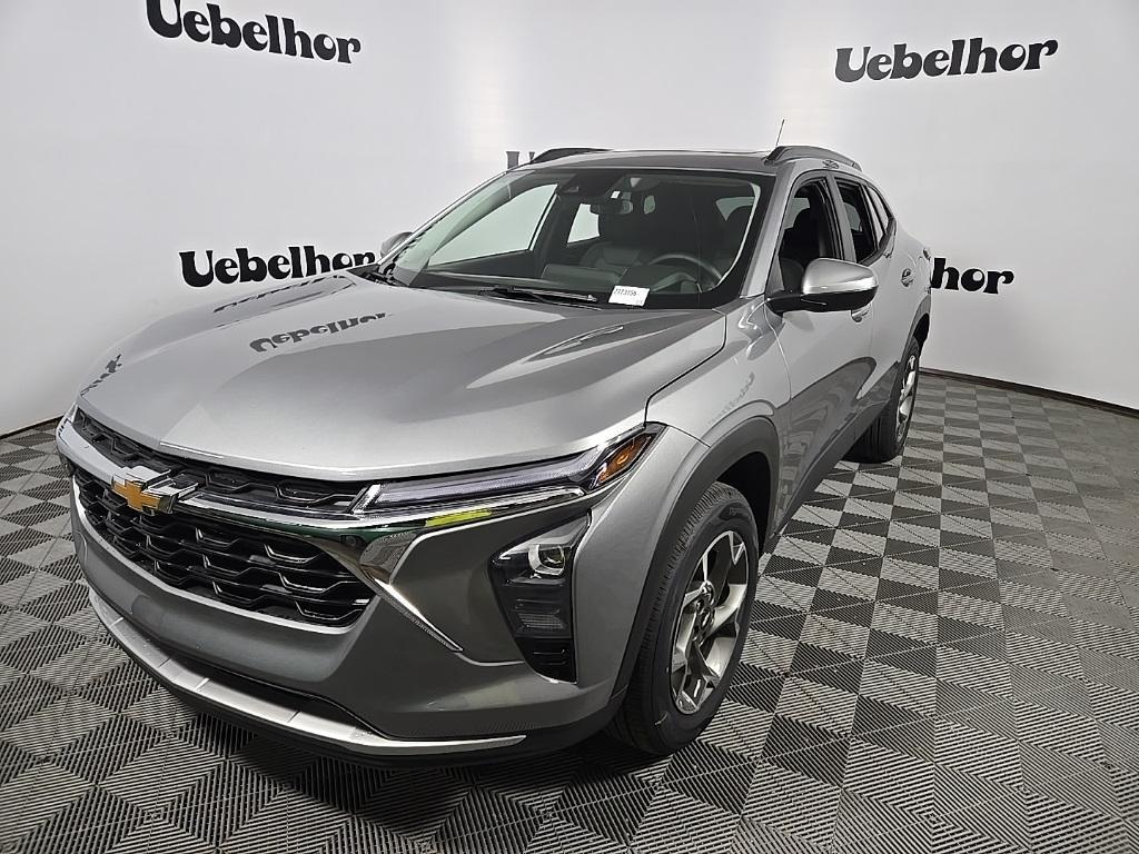 new 2025 Chevrolet Trax car, priced at $25,875