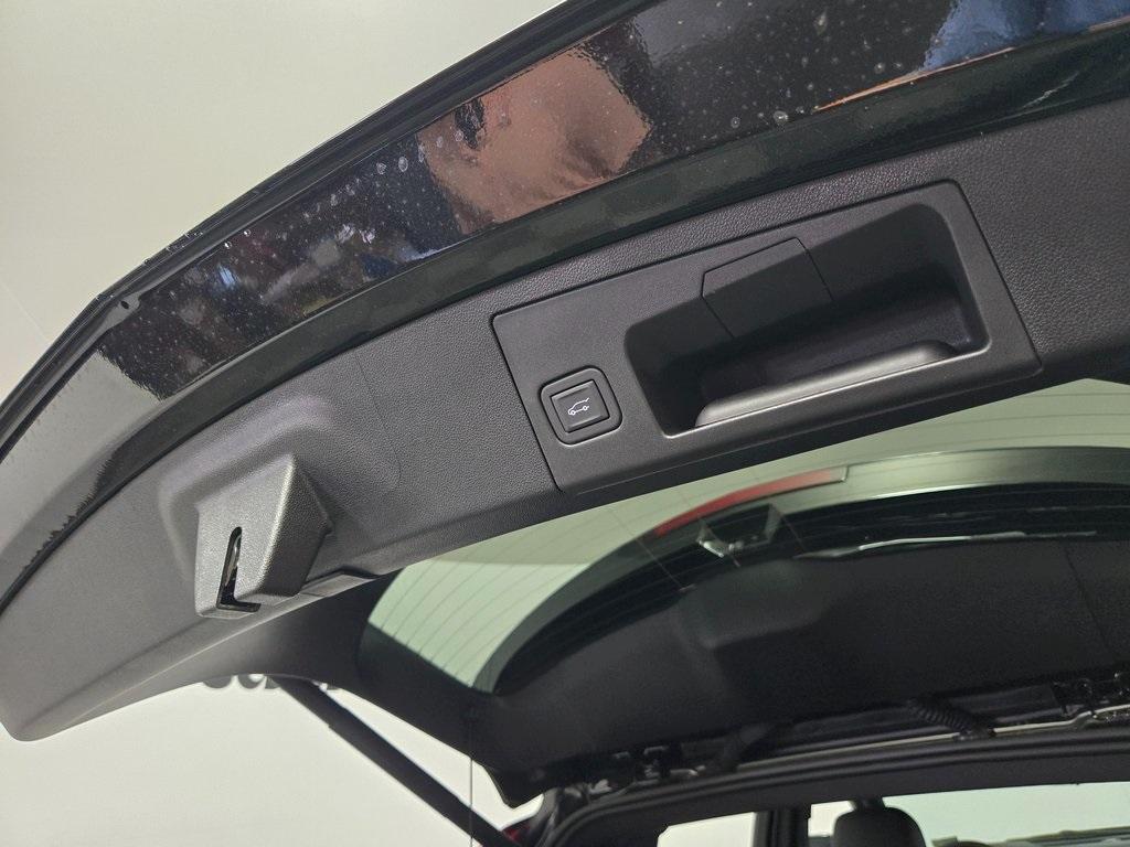 new 2025 Cadillac XT4 car, priced at $44,569