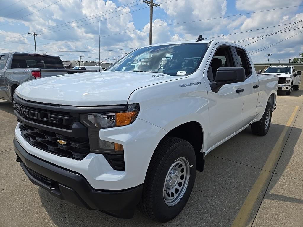 new 2025 Chevrolet Silverado 1500 car, priced at $42,295