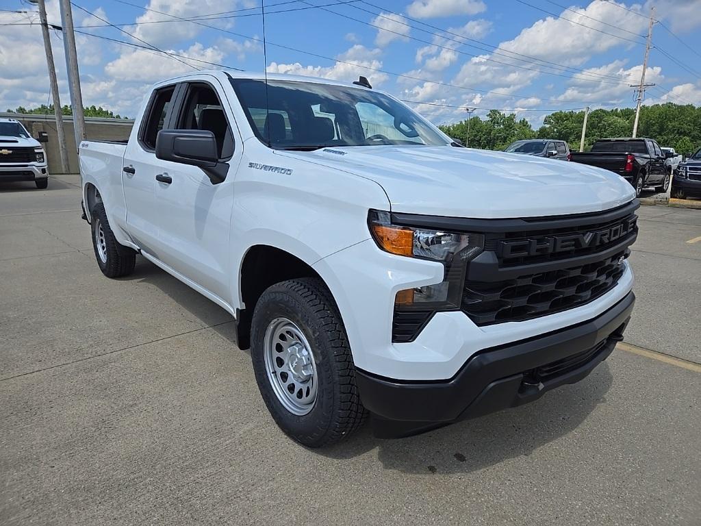 new 2025 Chevrolet Silverado 1500 car, priced at $42,295