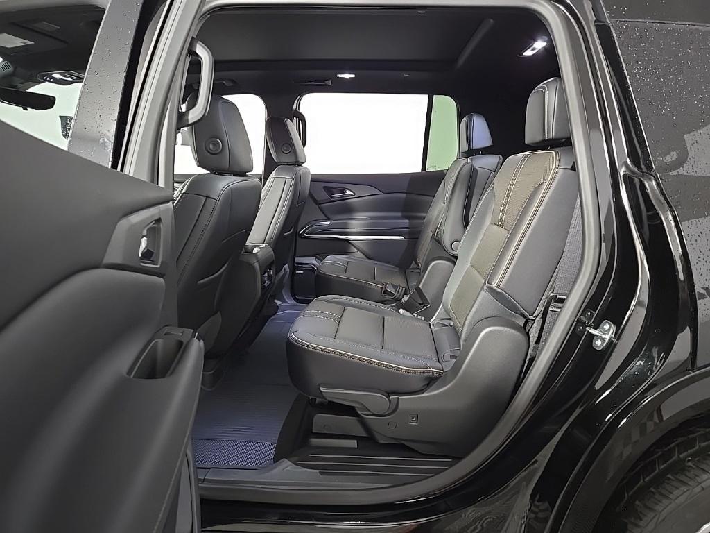 new 2025 Chevrolet Traverse car, priced at $57,435