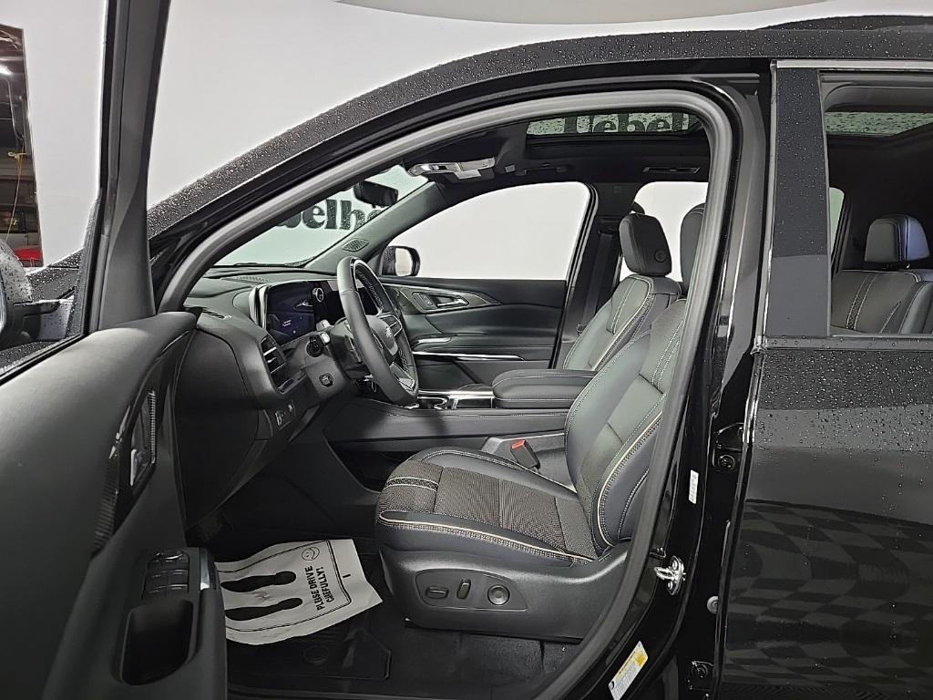 new 2025 Chevrolet Traverse car, priced at $57,435