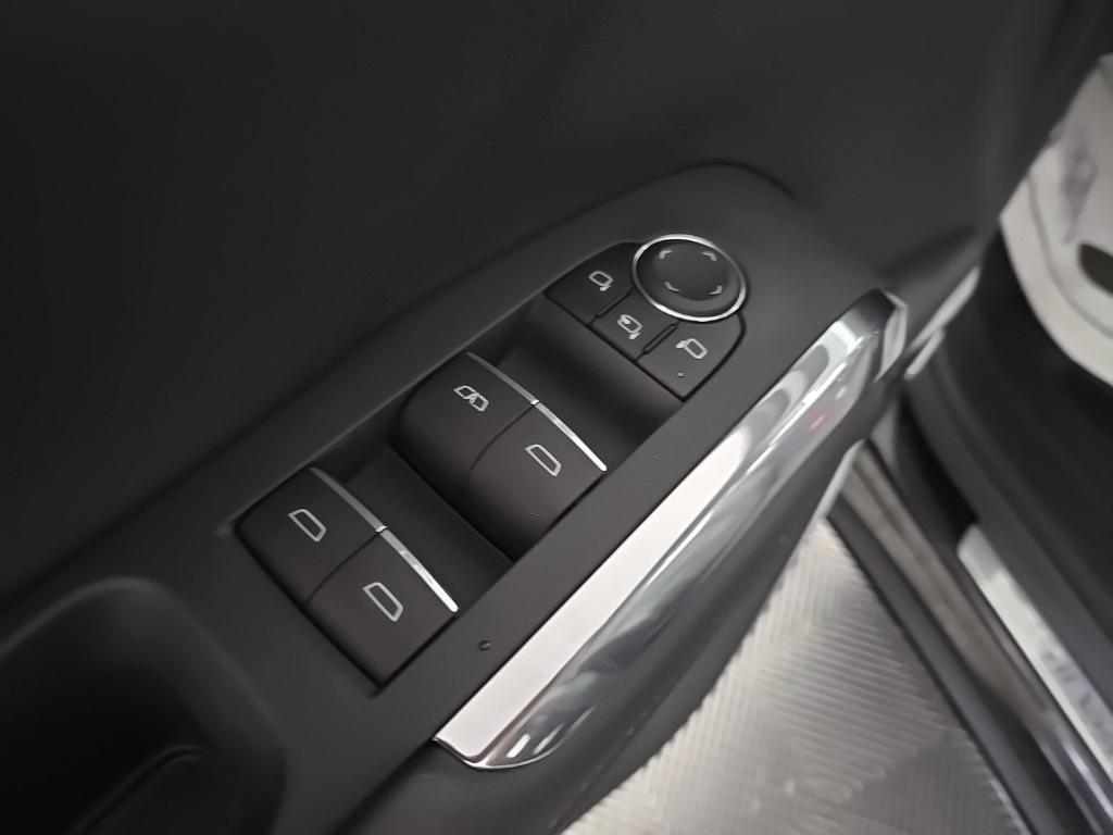 new 2025 Chevrolet Traverse car, priced at $57,435
