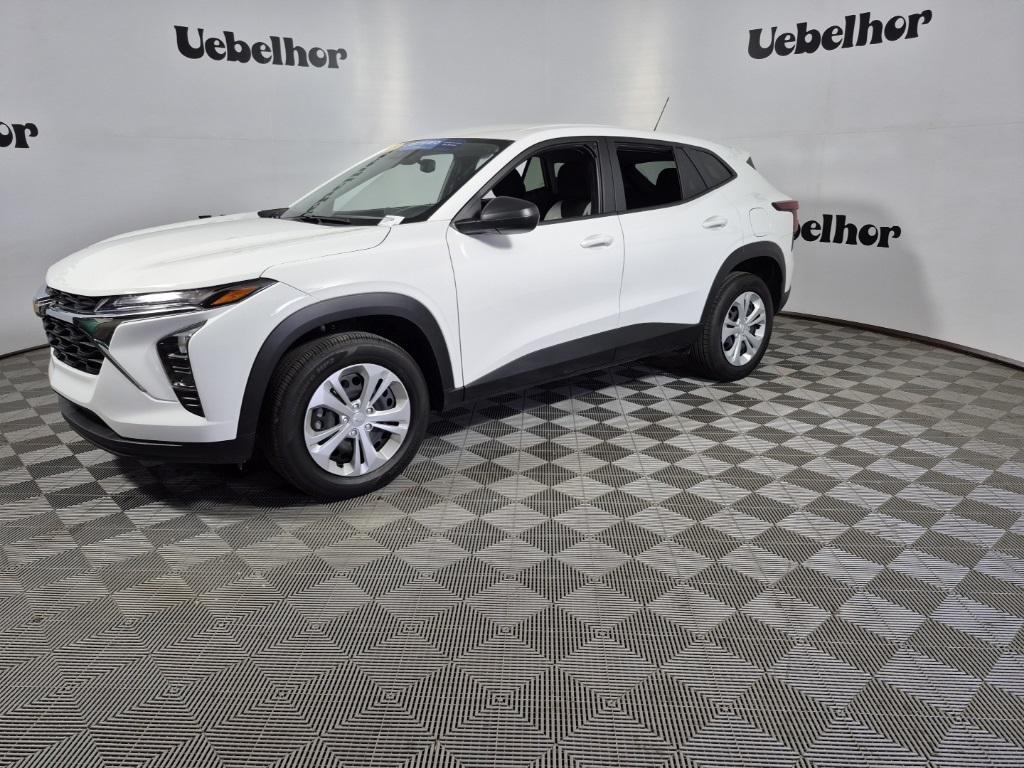used 2025 Chevrolet Trax car, priced at $24,995