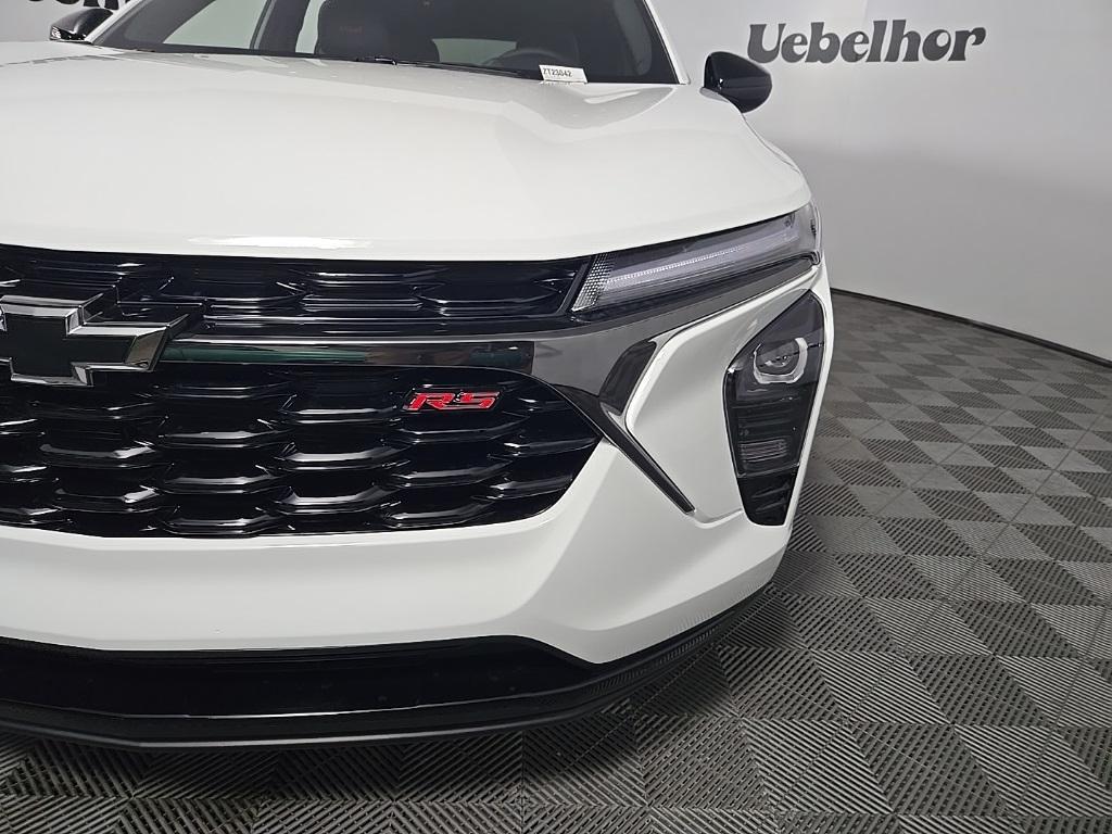 new 2025 Chevrolet Trax car, priced at $25,935