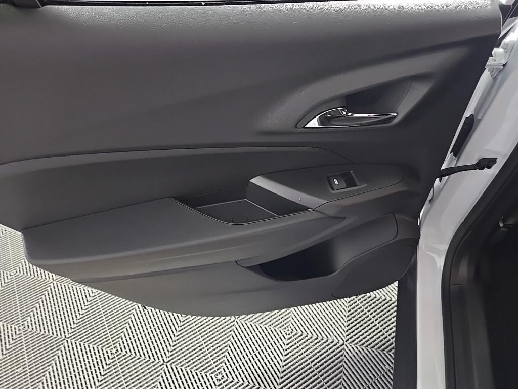 new 2025 Chevrolet Trax car, priced at $25,935
