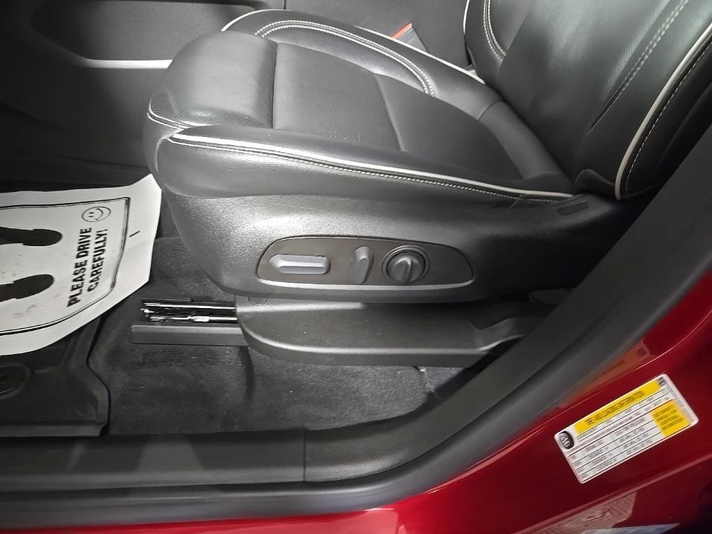used 2023 Chevrolet Traverse car, priced at $41,998