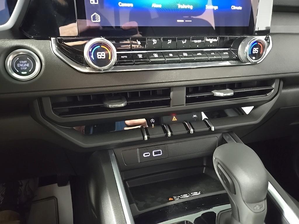new 2025 Chevrolet Colorado car, priced at $43,110