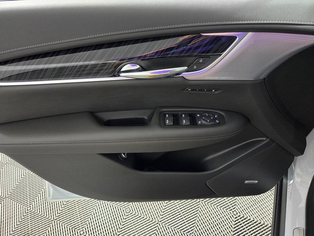 new 2025 Cadillac XT6 car, priced at $62,669