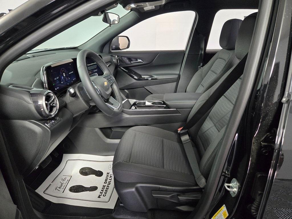 new 2025 Chevrolet Equinox car, priced at $30,035