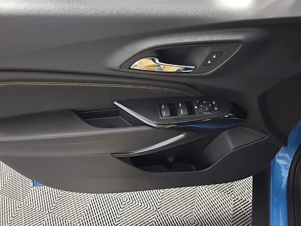 new 2025 Chevrolet Trax car, priced at $25,375