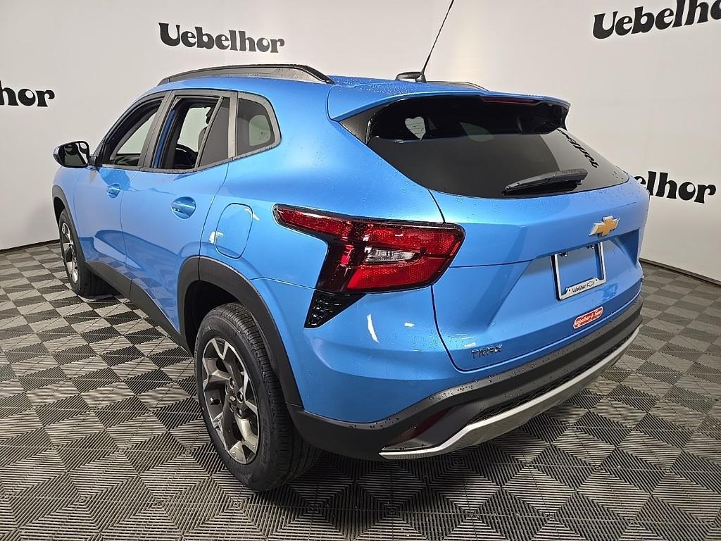 new 2025 Chevrolet Trax car, priced at $25,375