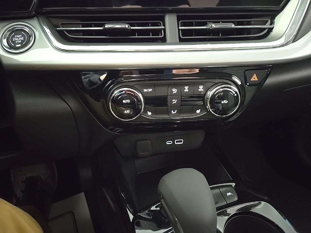 new 2025 Chevrolet Trax car, priced at $25,375