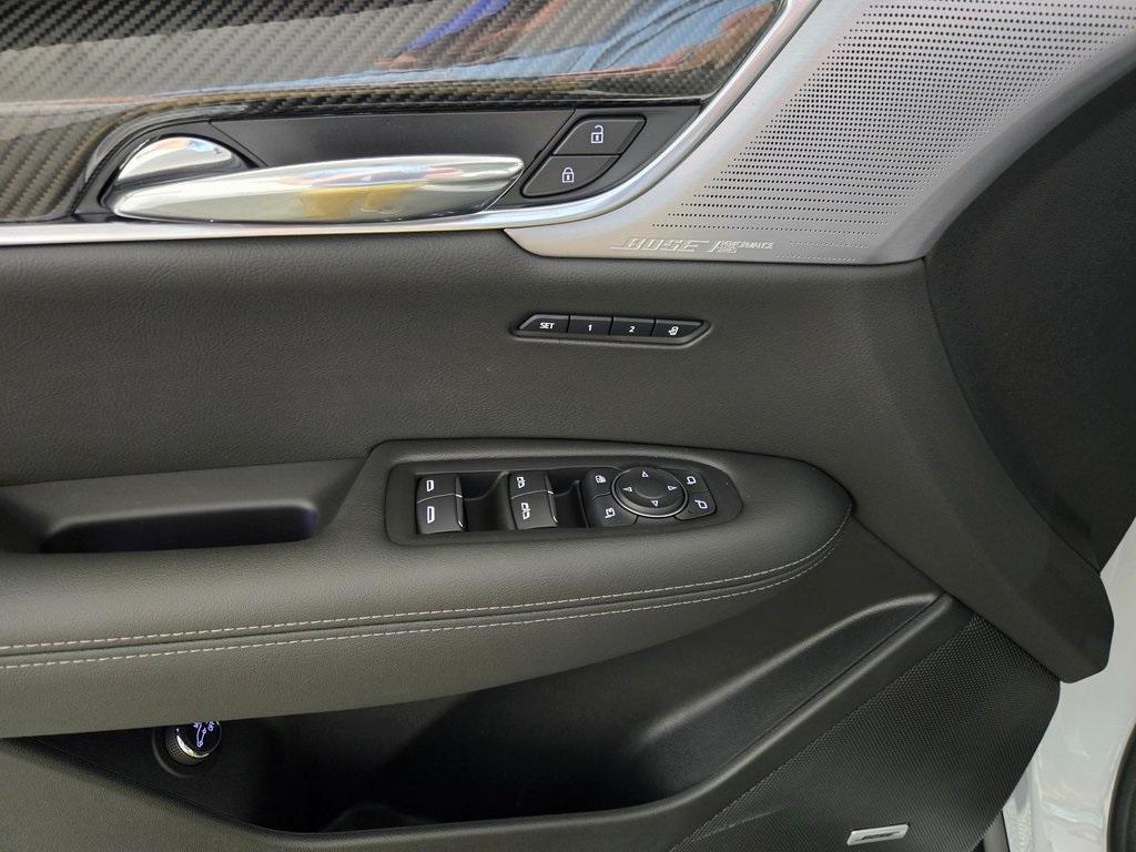 new 2025 Cadillac XT6 car, priced at $70,114
