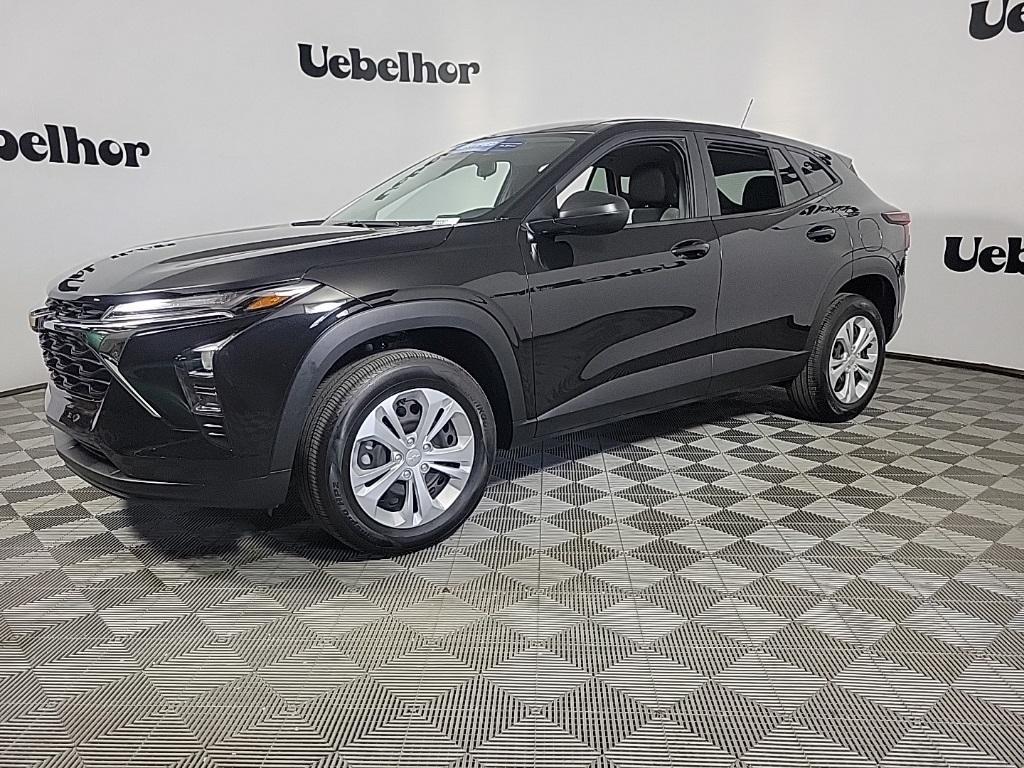 used 2025 Chevrolet Trax car, priced at $23,500