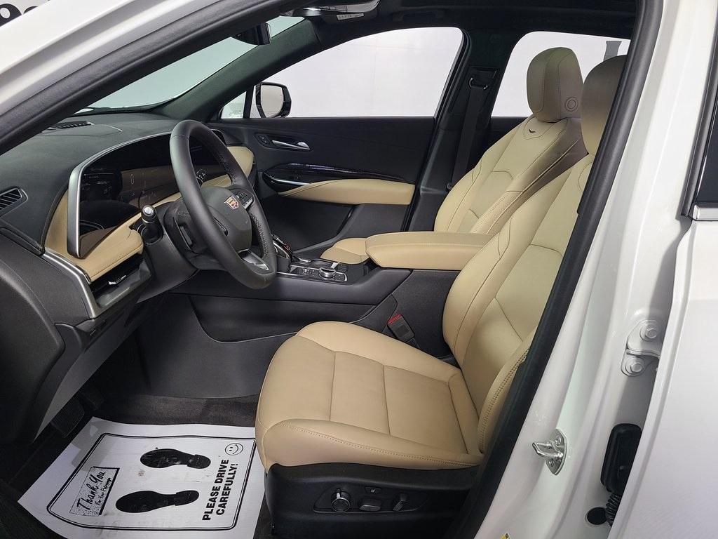 new 2024 Cadillac XT4 car, priced at $48,280