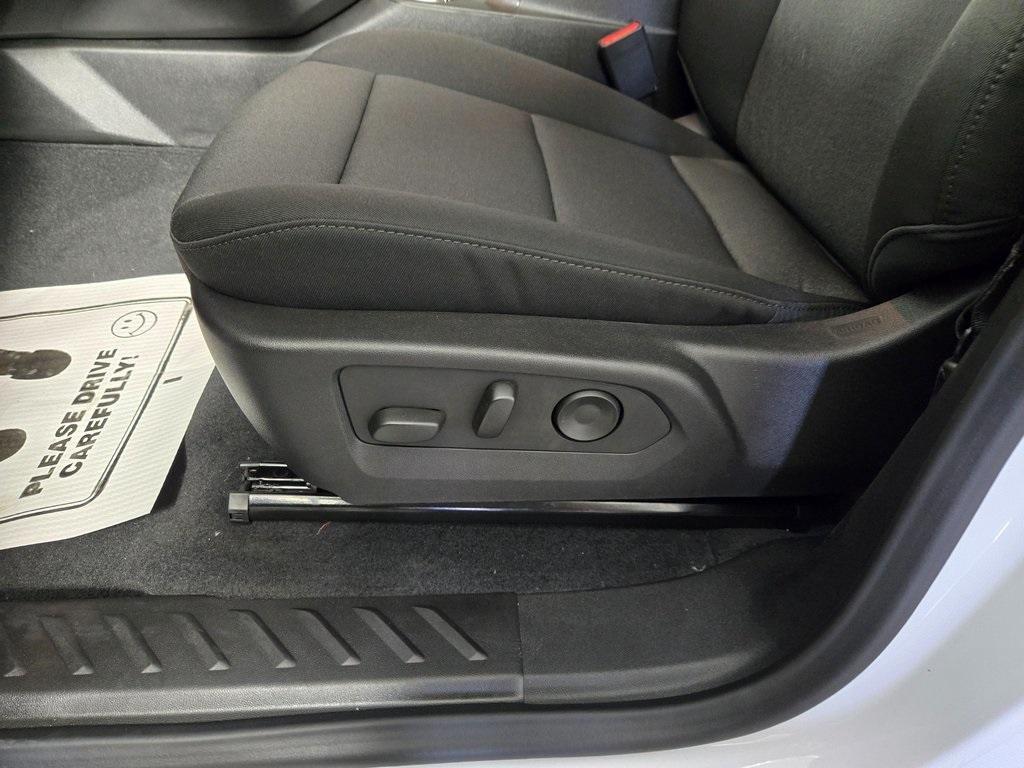 new 2025 Chevrolet Colorado car, priced at $32,640
