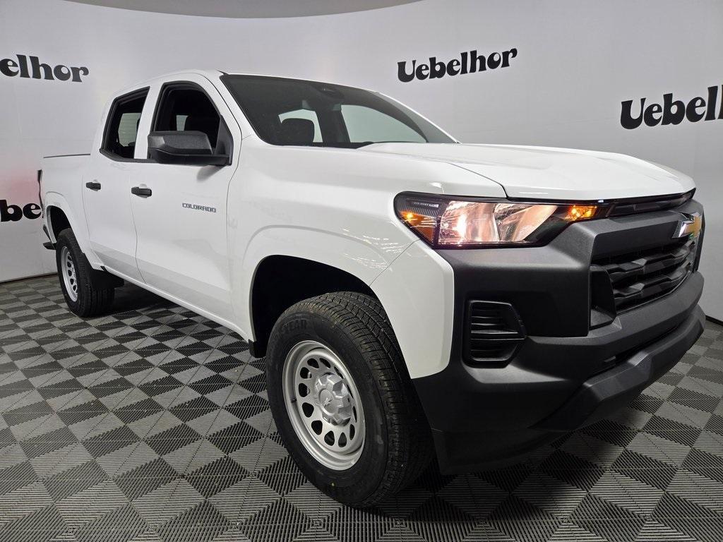new 2025 Chevrolet Colorado car, priced at $32,640