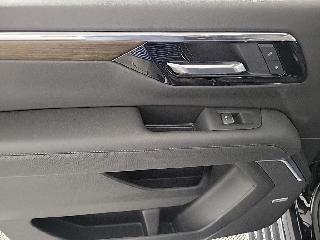 new 2025 Chevrolet Suburban car, priced at $95,655