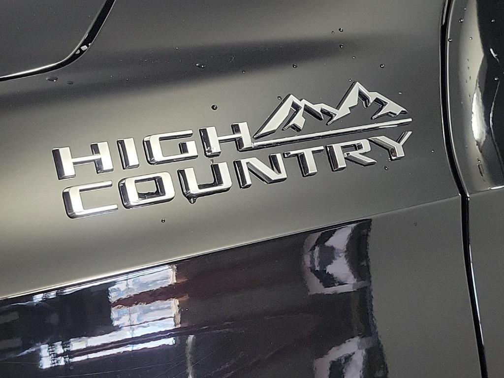 new 2025 Chevrolet Suburban car, priced at $95,655