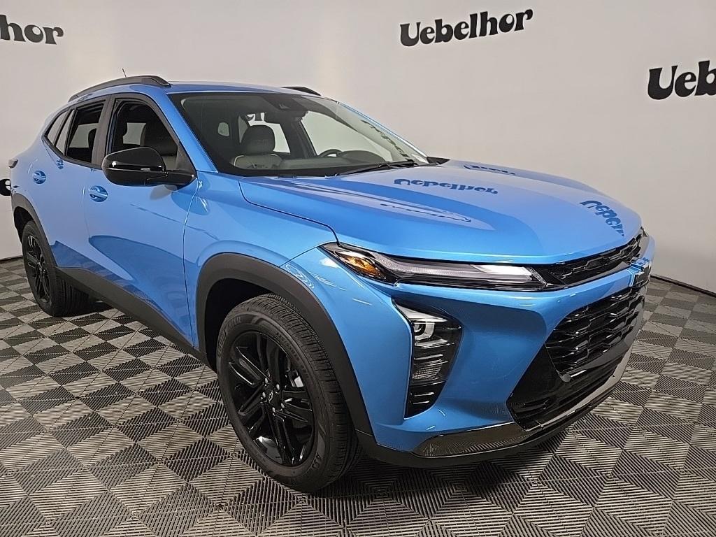 new 2025 Chevrolet Trax car, priced at $27,880