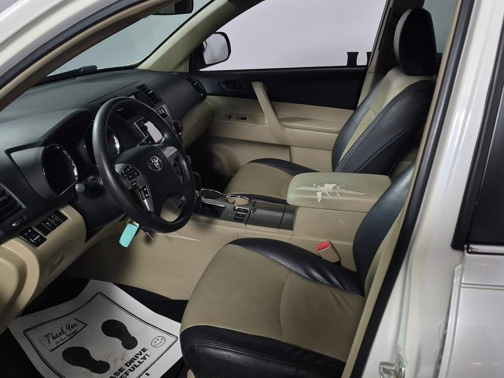 used 2013 Toyota Highlander car, priced at $11,000