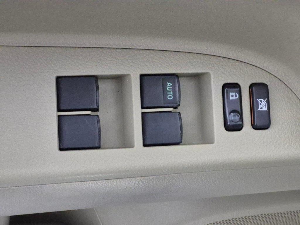 used 2013 Toyota Highlander car, priced at $11,000