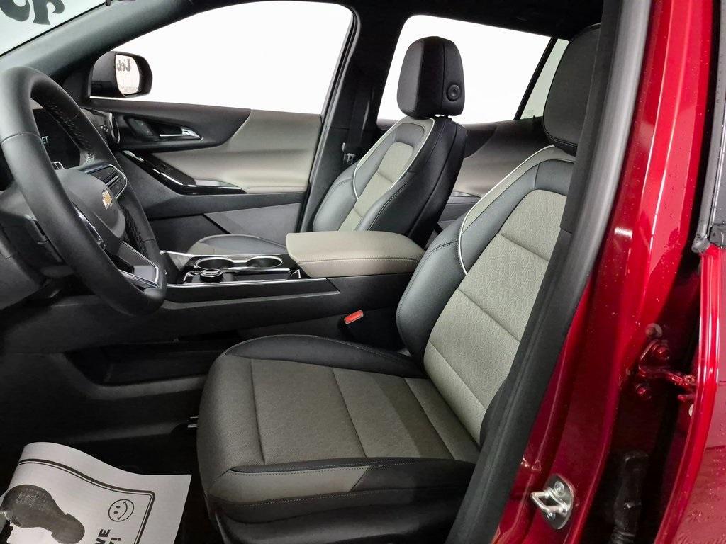 new 2026 Chevrolet Equinox car, priced at $32,594