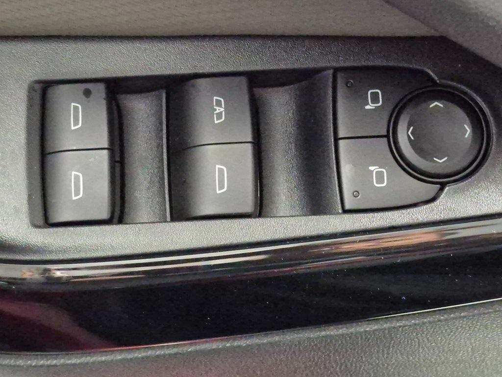 new 2026 Chevrolet Equinox car, priced at $32,594