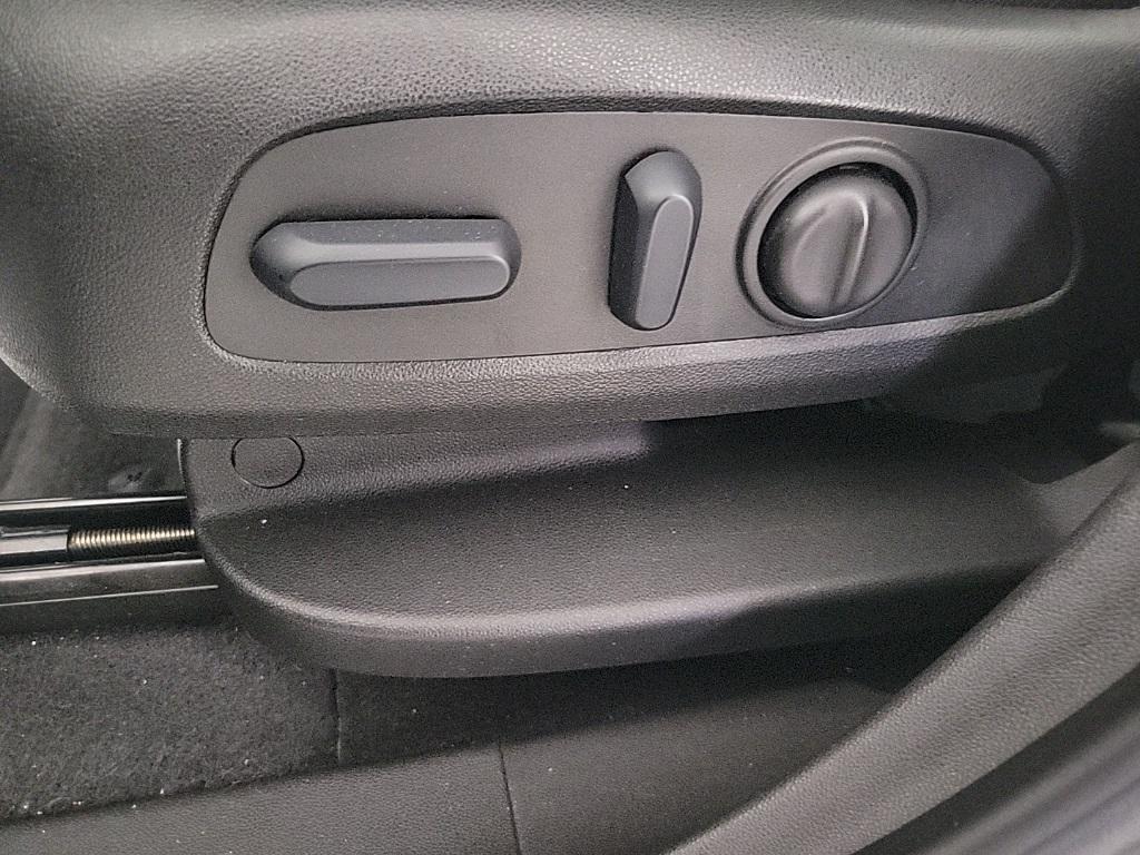 used 2022 Chevrolet Equinox car, priced at $18,399