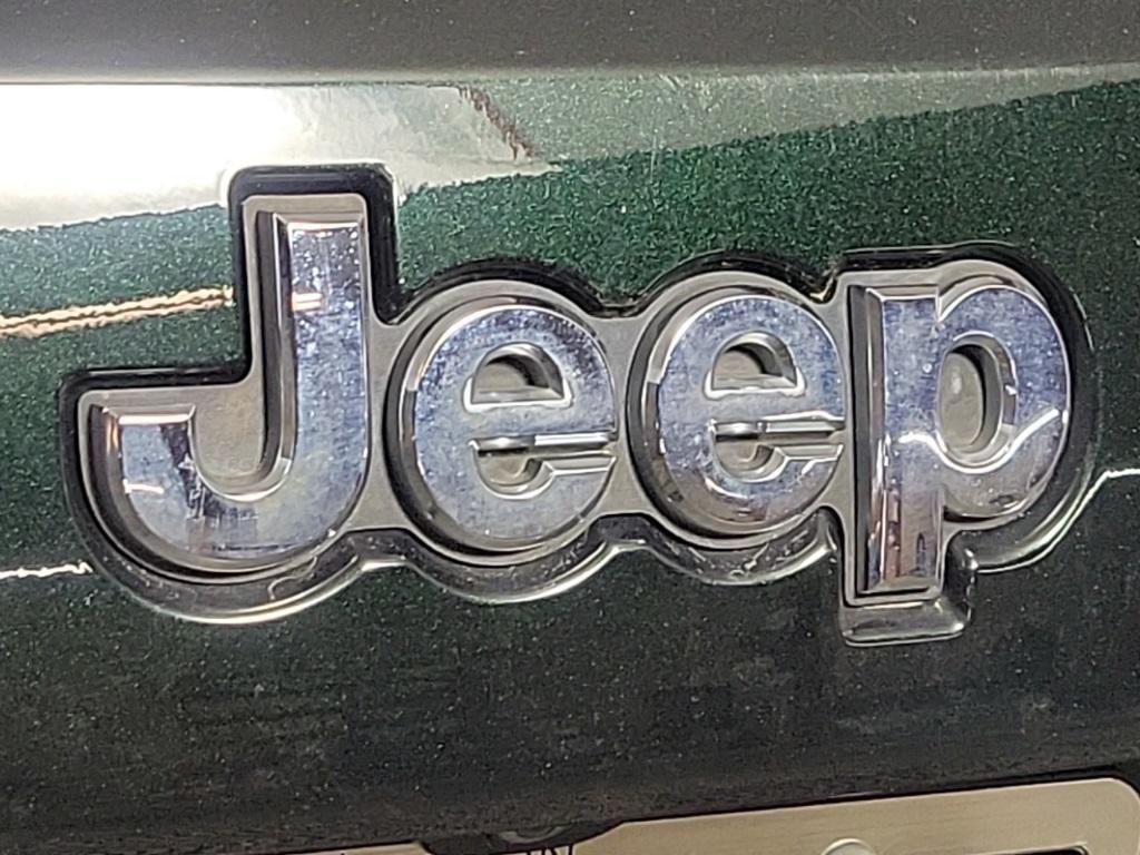 used 2015 Jeep Grand Cherokee car, priced at $10,850
