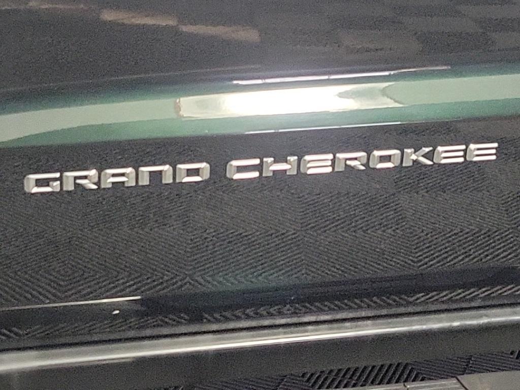 used 2015 Jeep Grand Cherokee car, priced at $10,850