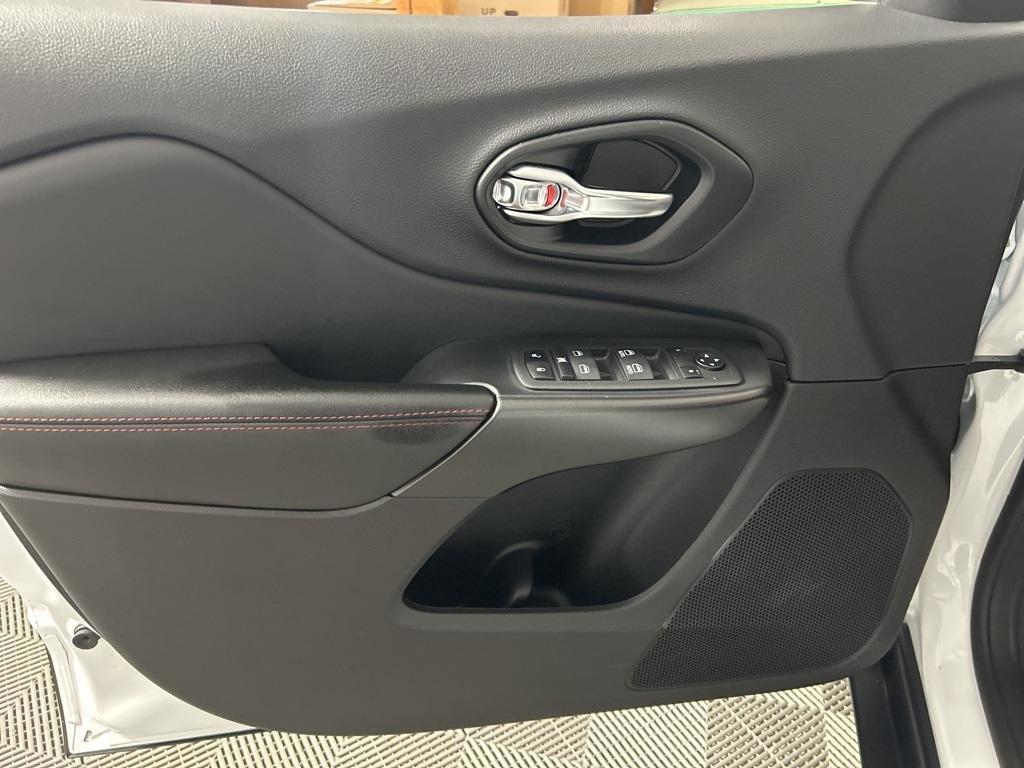 used 2022 Jeep Cherokee car, priced at $27,251