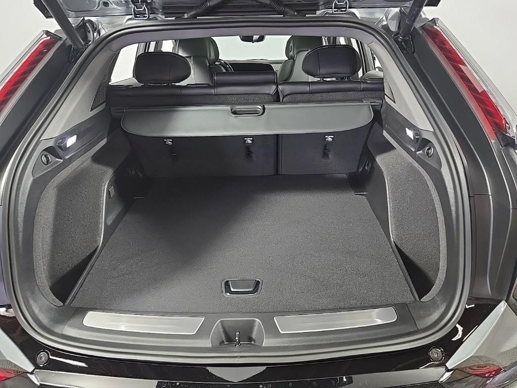 new 2025 Cadillac OPTIQ car, priced at $59,705